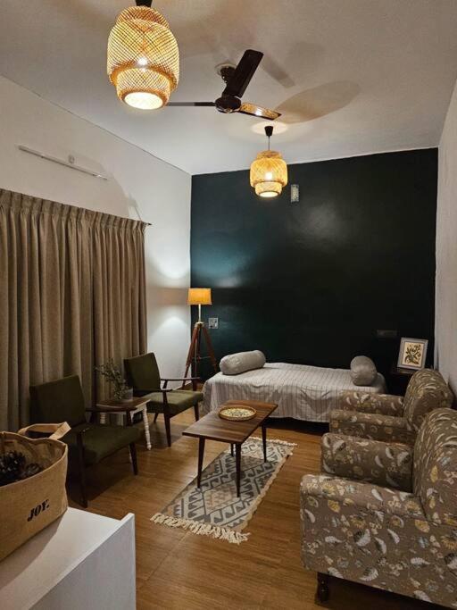 The Bougainvillea Cottage Farmstay Near Dehradun , 2 Bedroom Private Cottage Next To Fields And Orchards With Hill Views エクステリア 写真